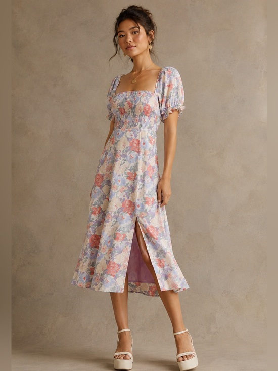Astr Dresses & Skirts - NWT Astr Puff Sleeve Smocked Floral Print Dress